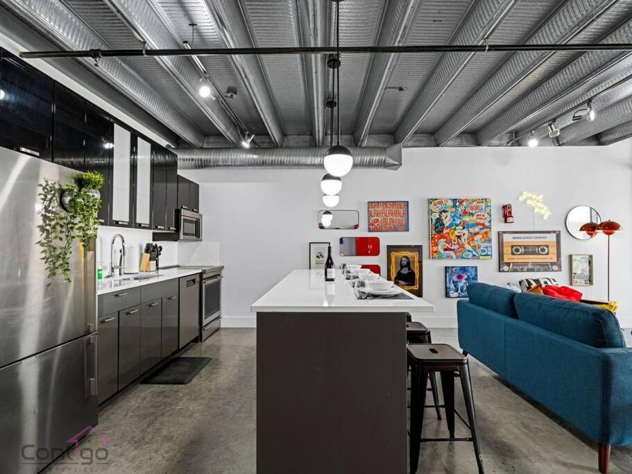 Apartamento Urban Pop Loft, Near Ice District, Ug Parking Edmonton Exterior foto